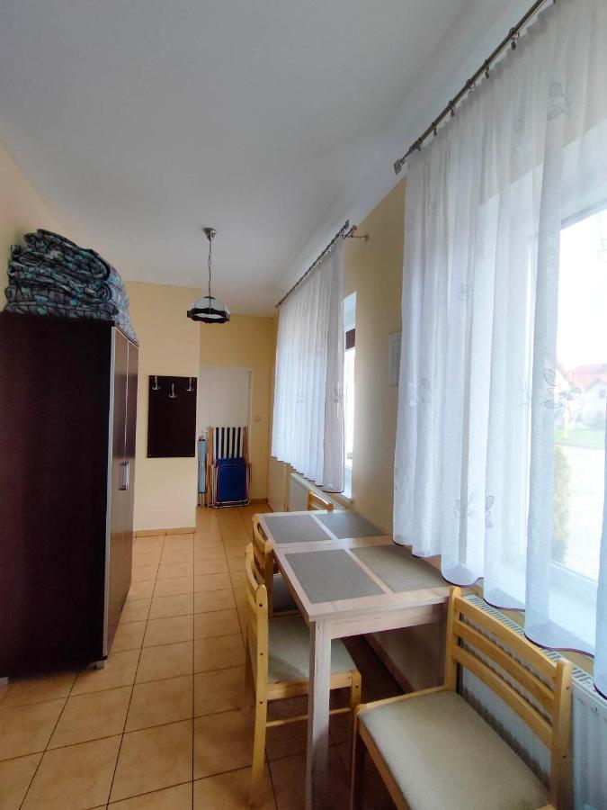 Pokoje Goscinne U Piotra Ustronie Morskie Exterior photo